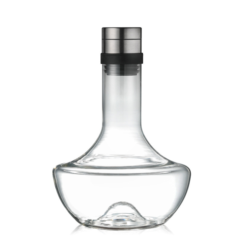 Crystal decanter with stopper