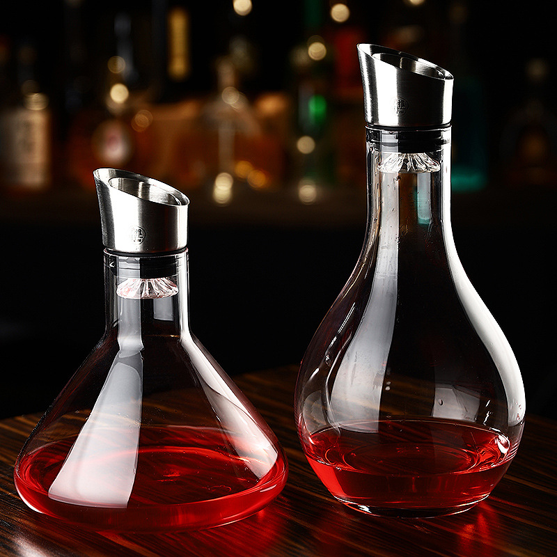 Glass liquor decanter
