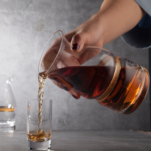 Individual wine carafe