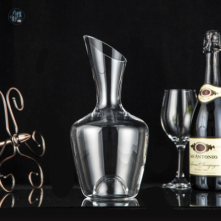 Single serving wine carafe