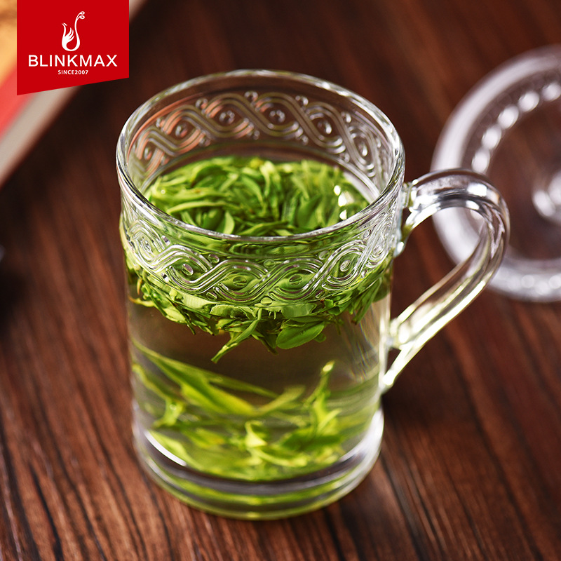 Tea glass with handle