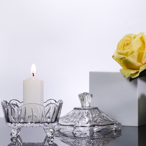 HXGLASS Wholesale 5oz 8oz Heat-Resistant Round Glass Candle Jars for Christmas Easter Scented Holder