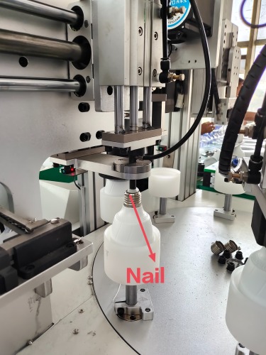 automatic riveting machine for E27 lamp cap