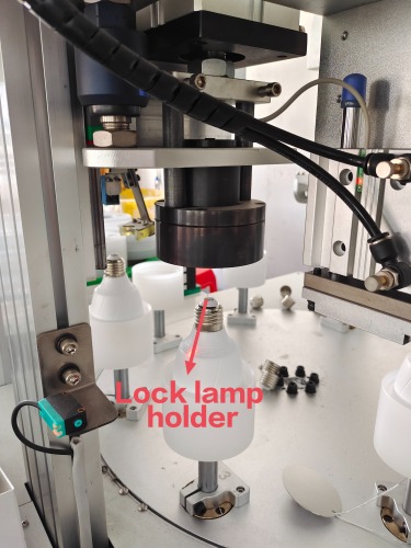automatic riveting machine for E27 lamp cap
