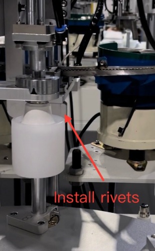 B22 rotating disc lock lamp holder machine
