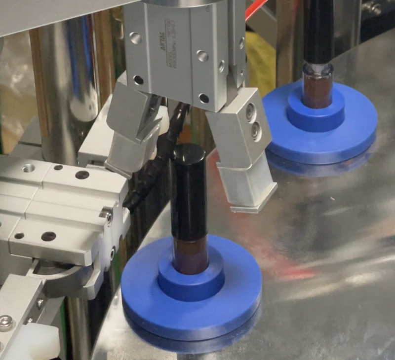 Automatic Monoblock Filling And Capping Machine in one for Lipstick/Eyeliner/ Lip gloss/Lip balm