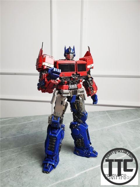 ToyWorld TW TW-F09 Freedom Leader Bumblebee Movie Optimus Prime OP Standard Ver