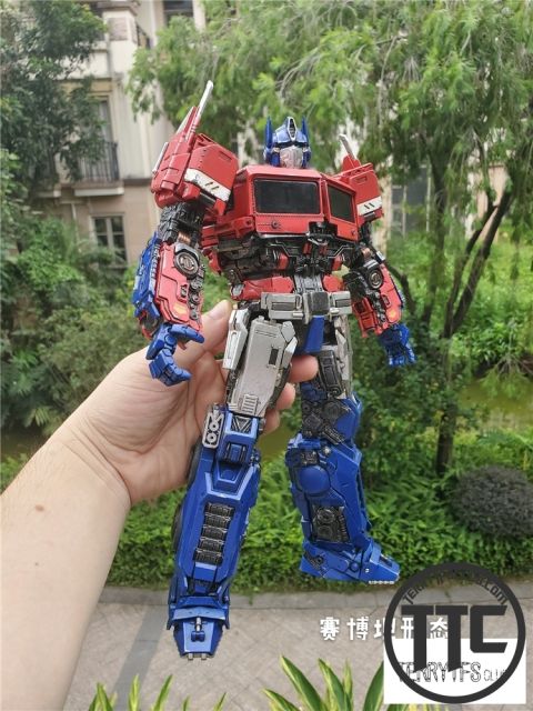 ToyWorld TW TW-F09 Freedom Leader Bumblebee Movie Optimus Prime OP Standard Ver