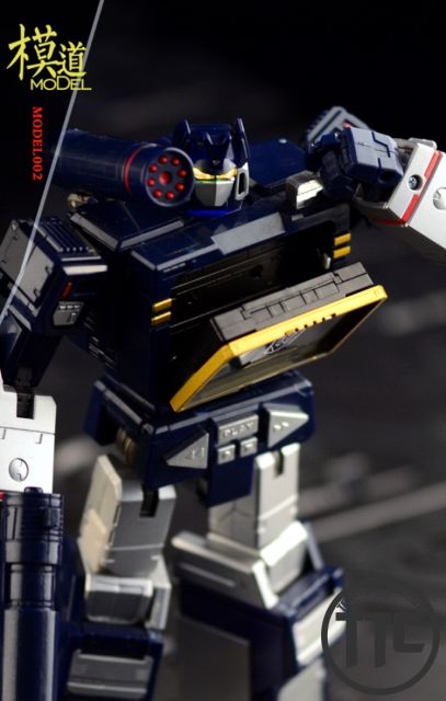 Model Model-002 MP13 Soundwave Upgrade Kits /w Lit Heads, Extra Pistol and Cassette