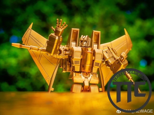 NewAge H15G Lucifer Starscream Gold version