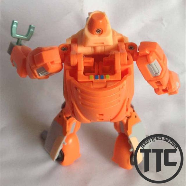 XTransbots MM-IV+ Ollie Wheelie V2.0 Reissue