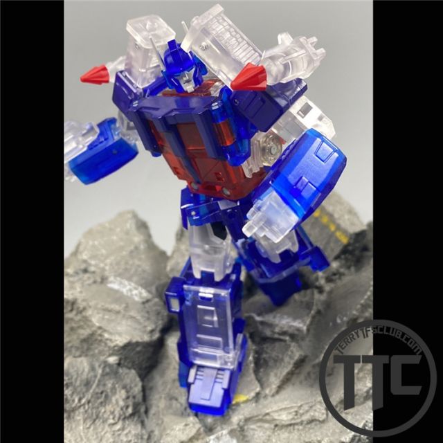 【SOLD OUT】Magic Square MS-B04T Transporter Ultra Magnus Clear Version