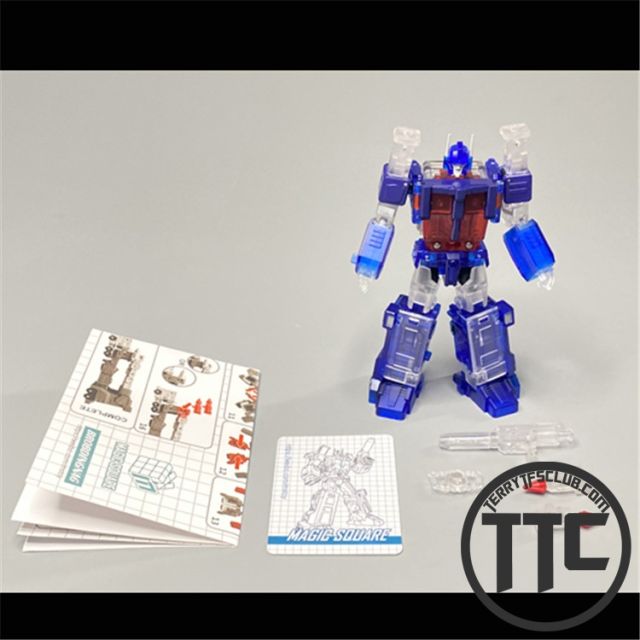 【SOLD OUT】Magic Square MS-B04T Transporter Ultra Magnus Clear Version