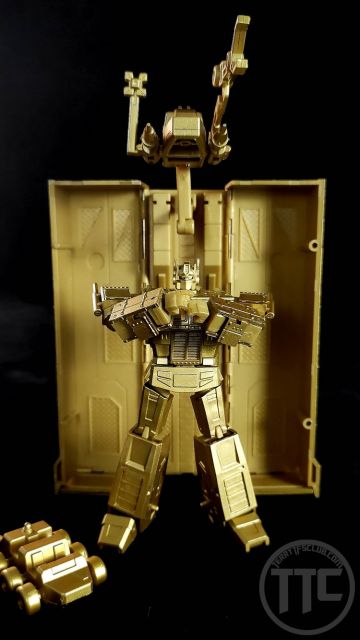 Magic Square MS-B18G Light of Justice Optimus Prime Gold Version