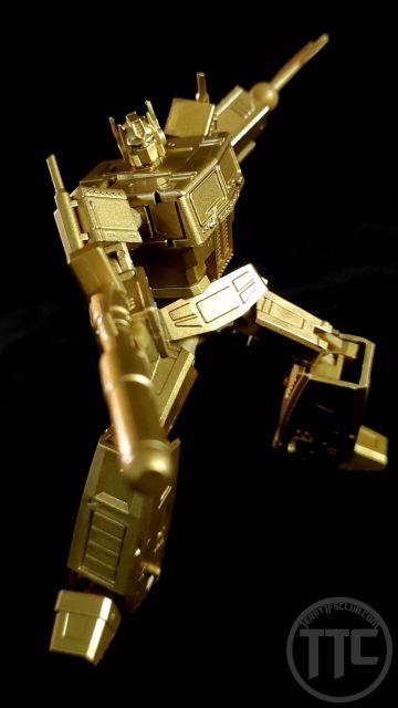 Magic Square MS-B18G Light of Justice Optimus Prime Gold Version