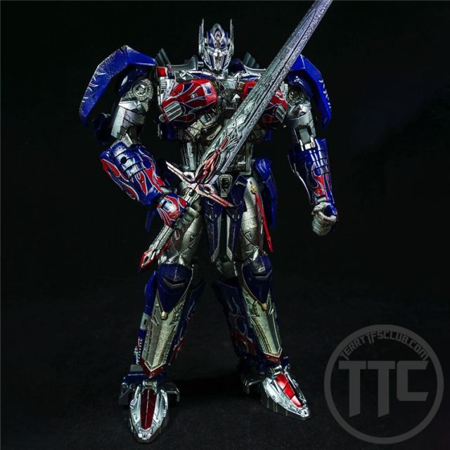 【SOLD OUT】Unique Toys R-02D Challenger Optimus Prime Battle Damage Version