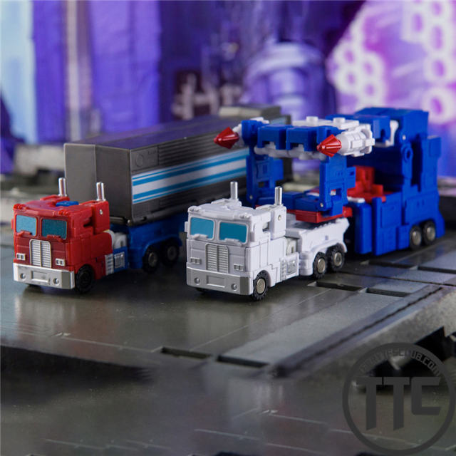 【PRE-ORDER】Dr.Wu DW-E23T Tactical Commander Toy Ver. | Ultra Magnus