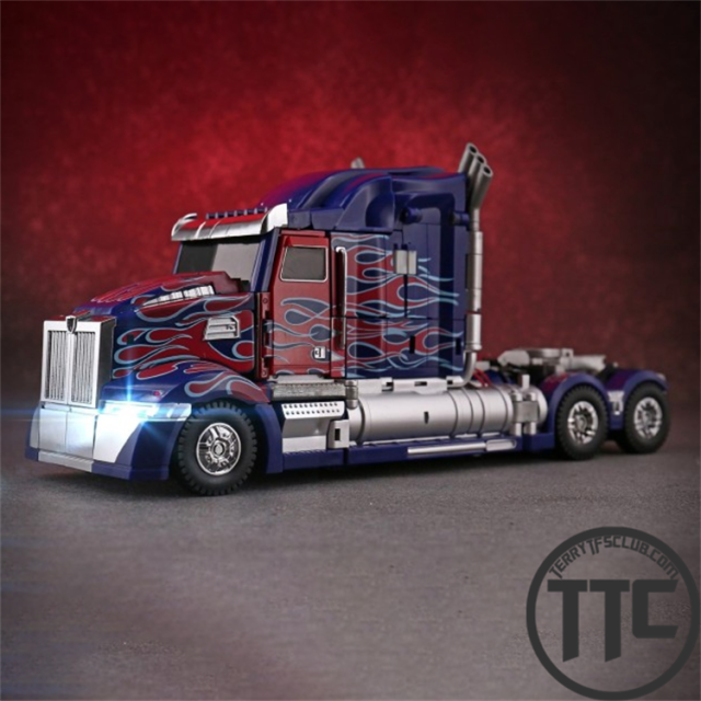 Unique Toys R-02 Challenger 2023 Reissue | Optimus Prime