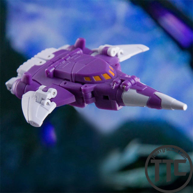 【PRE-ORDER】Dr.Wu DW-E35S & E34M Wingman & Wasp | Cyclonus & Bug Bite