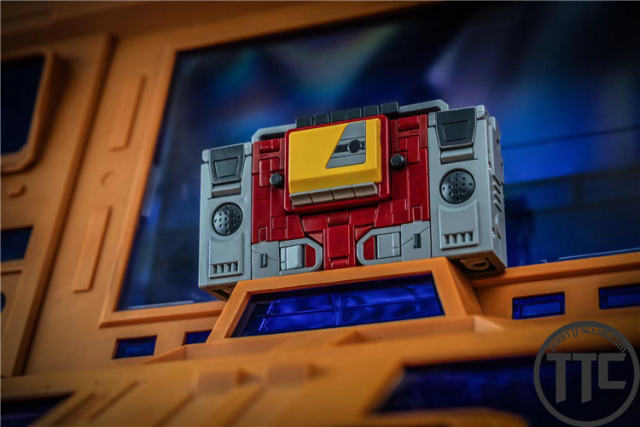【PRE-ORDER】NewAge Toys H62 Louie | Blaster w/ Ramhorn & Rewind | Legend Scale