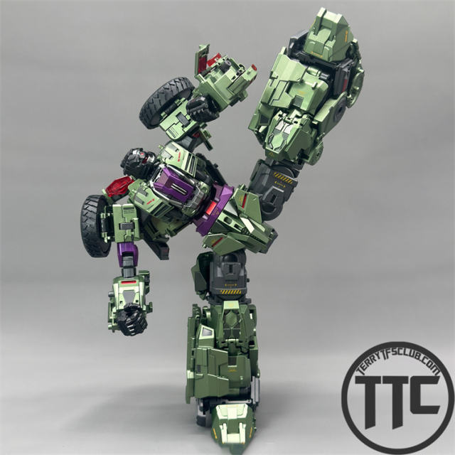 Dream Star Toys DST02-003 Load Warrior | Long Haul Devastator