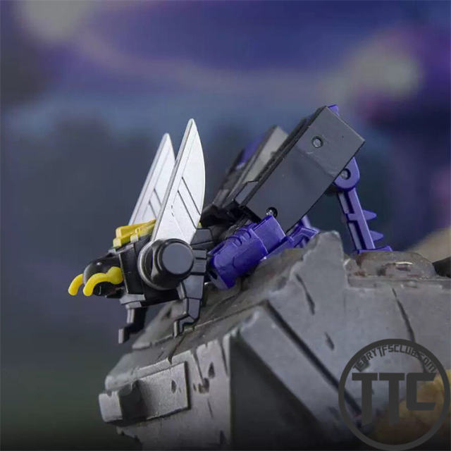 Dr.Wu E43 Patrolman & DW-E44 Grasshopper | Prowl & Kickback Set of 2