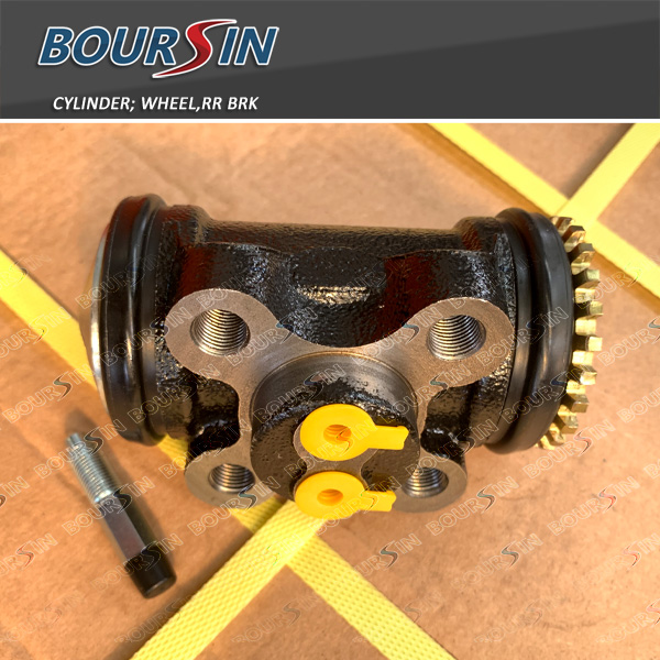 Rear brake wheel cylinder left and right