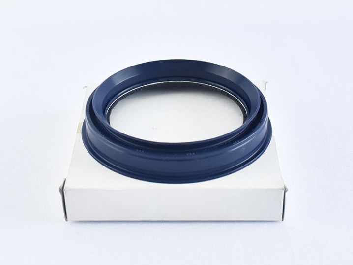 Crankshaft Front Oil Seal For Mitsubishi Fuso FK457 FK417 FM657 FK415 ...