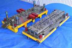 Hydraulic Hinge Arm Mould
