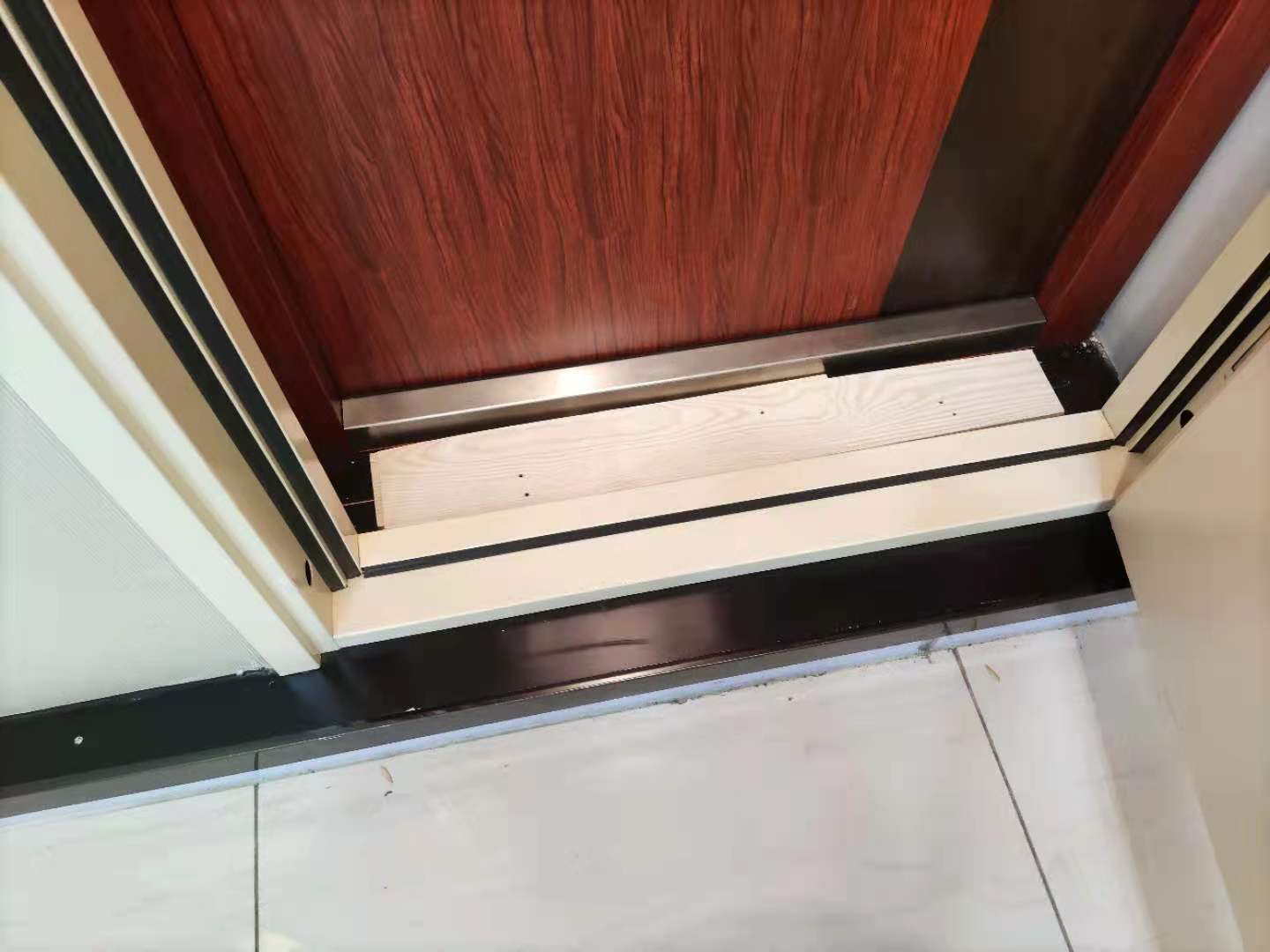 Fire resistance and 42 dB acoustic proof flush door manufacturer