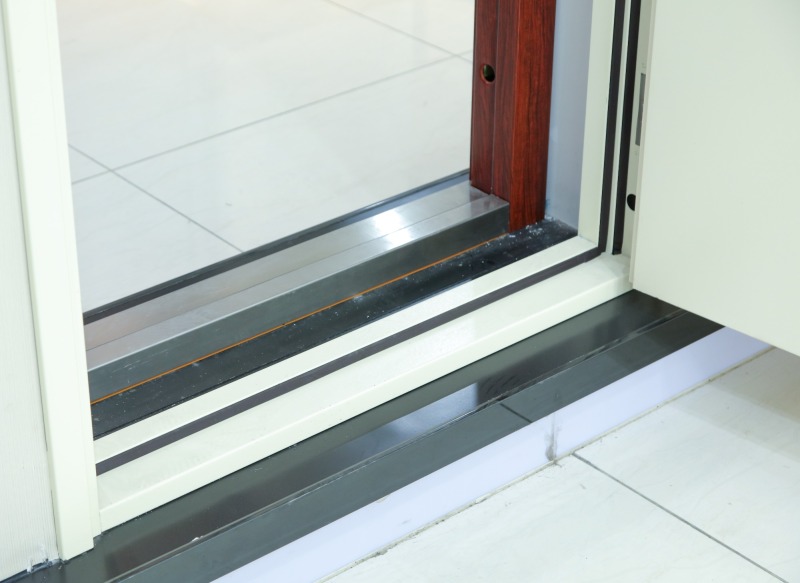 Acoustic 42dB flush metal door rubber sealed STC42 soundproof steel door