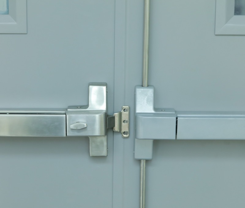 UL Certificated Fire rated emergency exit door steel double fireproof door with panic bar & trim