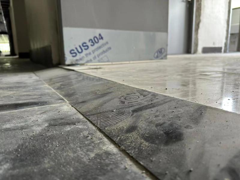 Swing both inward&outward steel door with floor hinge