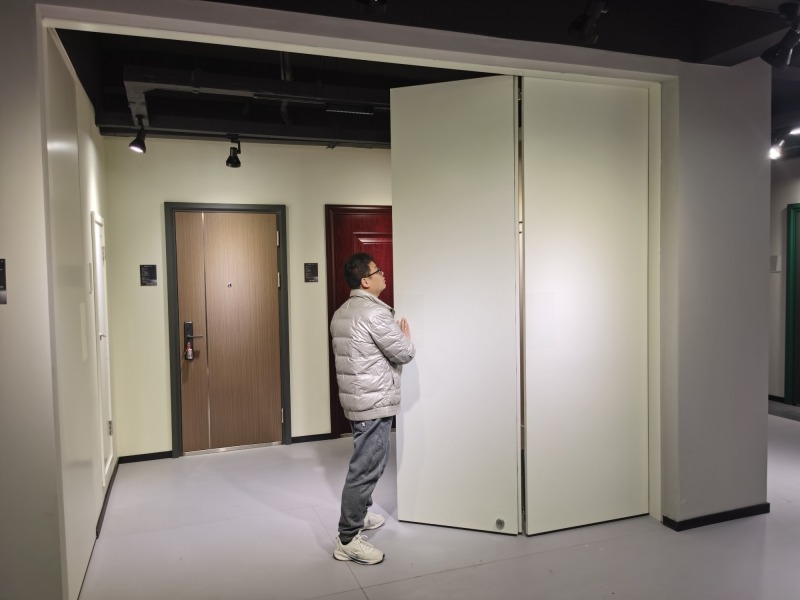 Automatic Folding Fire Rated Steel Doors Oversize Fireproof Metal Foldable Doors