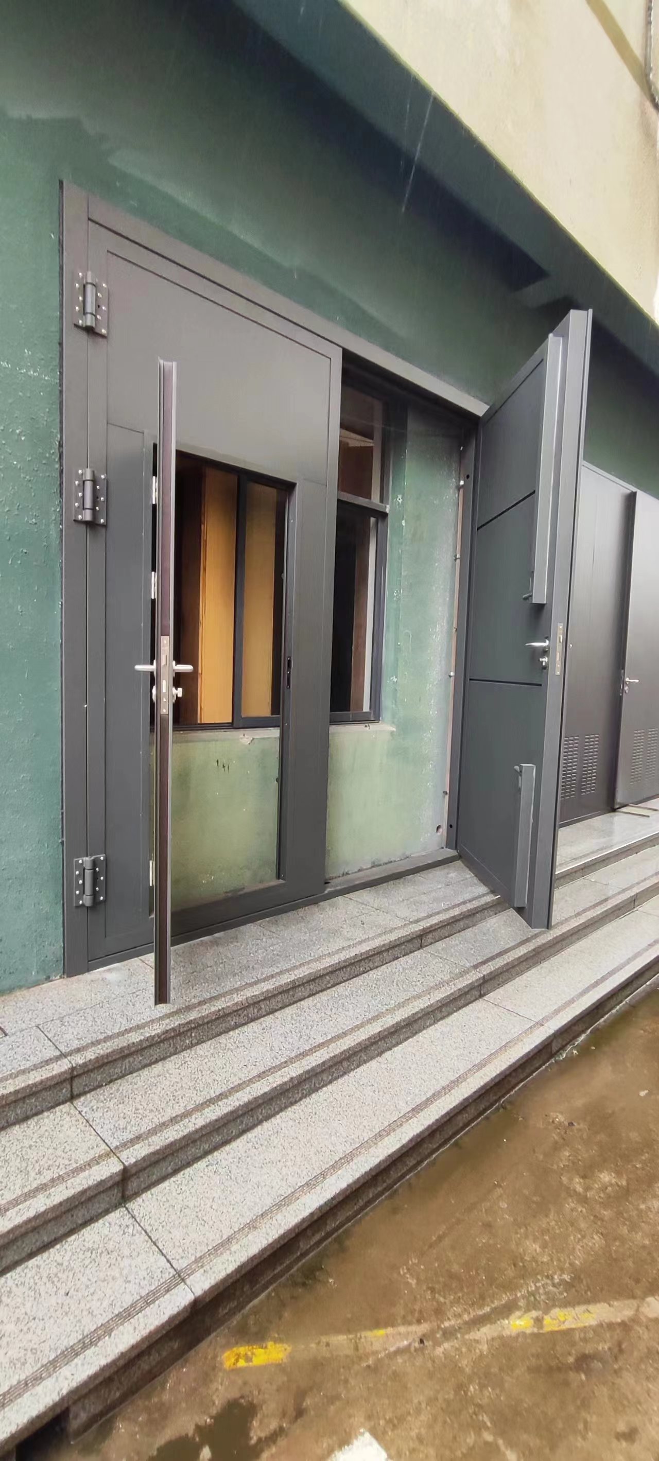 UL 120 Minutes oversize fire rated steel door with pedestrian door inserted