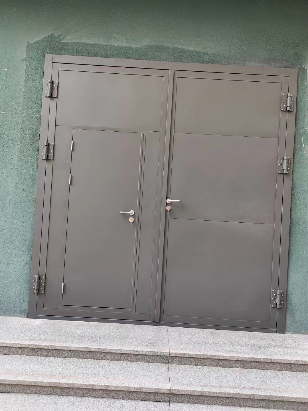 UL 120 Minutes oversize fire rated steel door with pedestrian door inserted