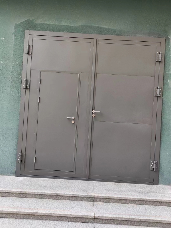 UL 120 Minutes oversize fire rated steel door with pedestrian door inserted