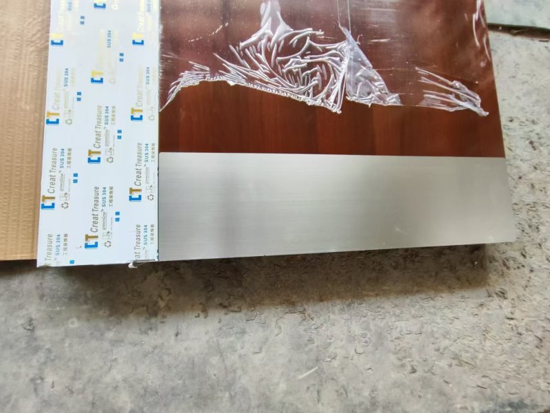 Wooden look UL fireproof steel doors with knock down metal frame with S.S side plate & kick plate