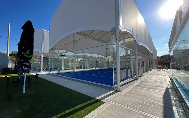 Things to pay attention to when building a roofed padel court