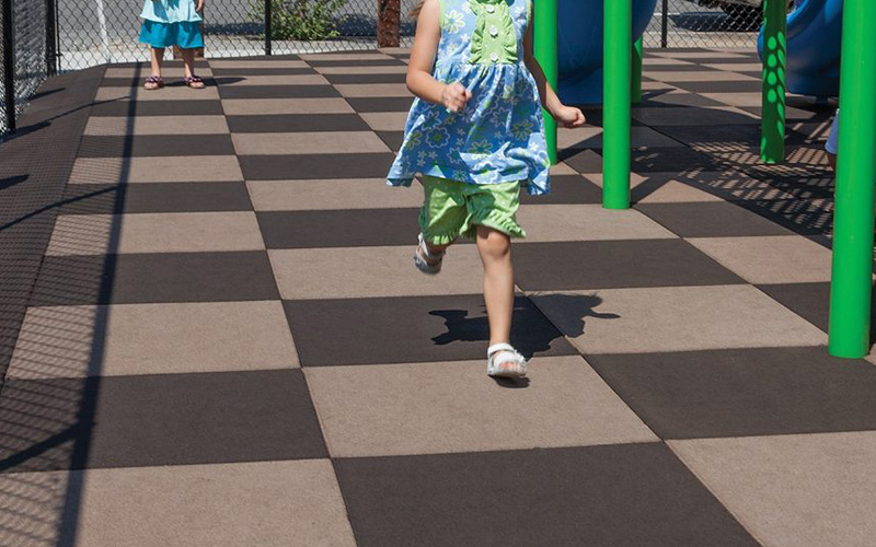 Why are outdoor rubber mats the first choice for playground floor?