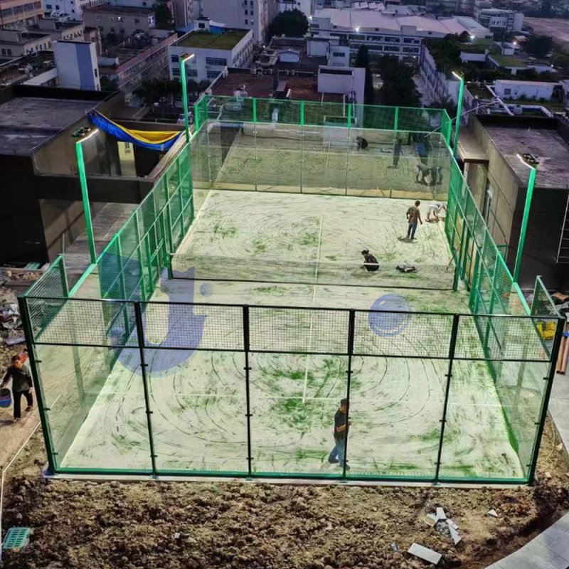 UNI - Classic Padel Court in Coastal City