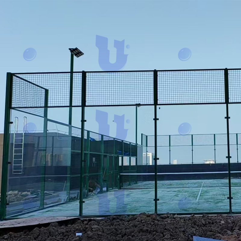 UNI - Classic Padel Court in Coastal City