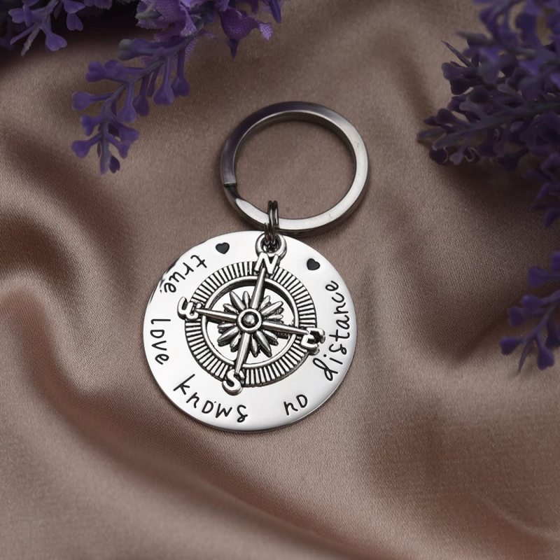 LParkin Going Away Gifts for Friends Best Friend Keychain Boyfriend Girlfriend Keychain Long Distance Relationship Gifts True Love Knows No Distance C