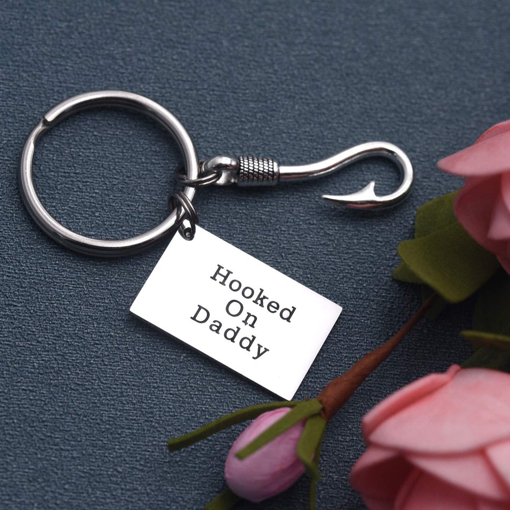 LParkin Dad Birthday Keychain for Daddy Step Dad Hooked On Daddy Keychain Stainless Steel Fish Keychain Dads Best Catch Gift for Dad