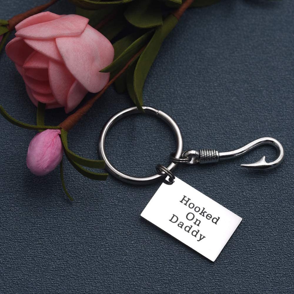 LParkin Dad Birthday Keychain for Daddy Step Dad Hooked On Daddy Keychain Stainless Steel Fish Keychain Dads Best Catch Gift for Dad