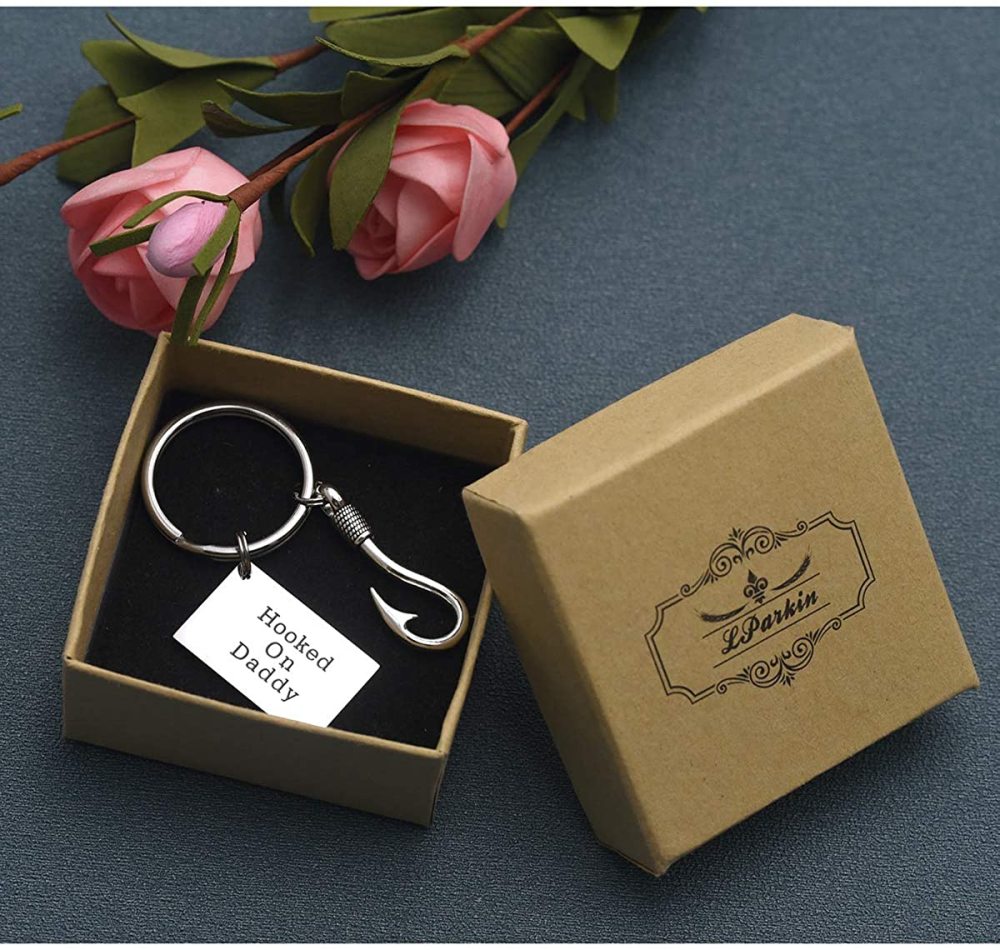 LParkin Dad Birthday Keychain for Daddy Step Dad Hooked On Daddy Keychain Stainless Steel Fish Keychain Dads Best Catch Gift for Dad