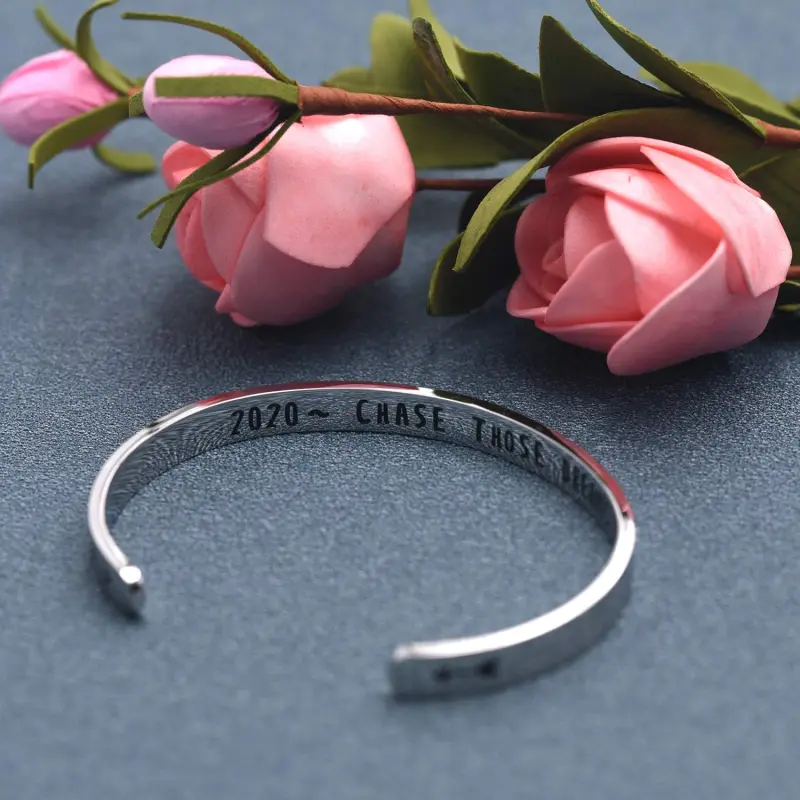 LParkin 2020 Graduation Bracelet Chase Those Dreams Inspirational Bracelets Gift Graduation Jewelry Gifts for Grads College High School Moving Away Gi