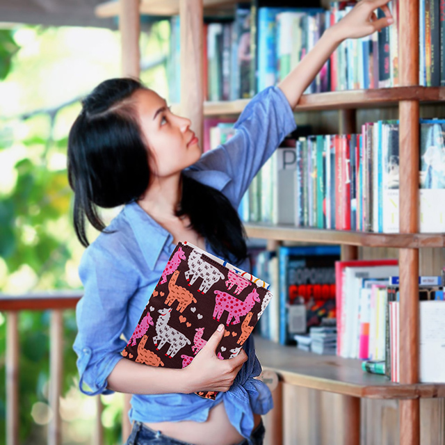 Llama Book Sleeves Gifts for Women Teen Girls Book Sleeve Book Protector Pouches Canvas 10 Inch x 8 Inch