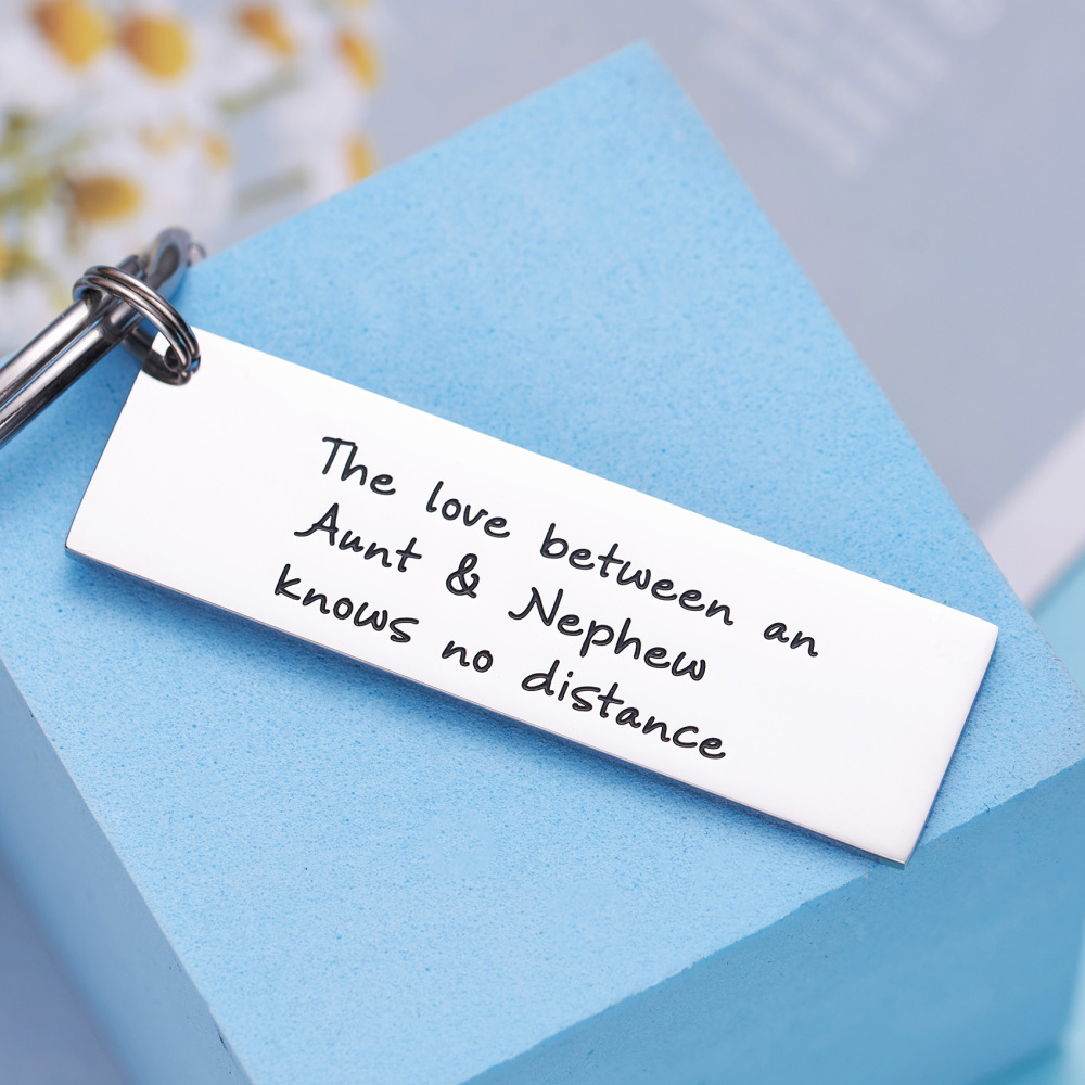 The Love Between a Grandma & Her Grandchildren Knows No Distance Keychain