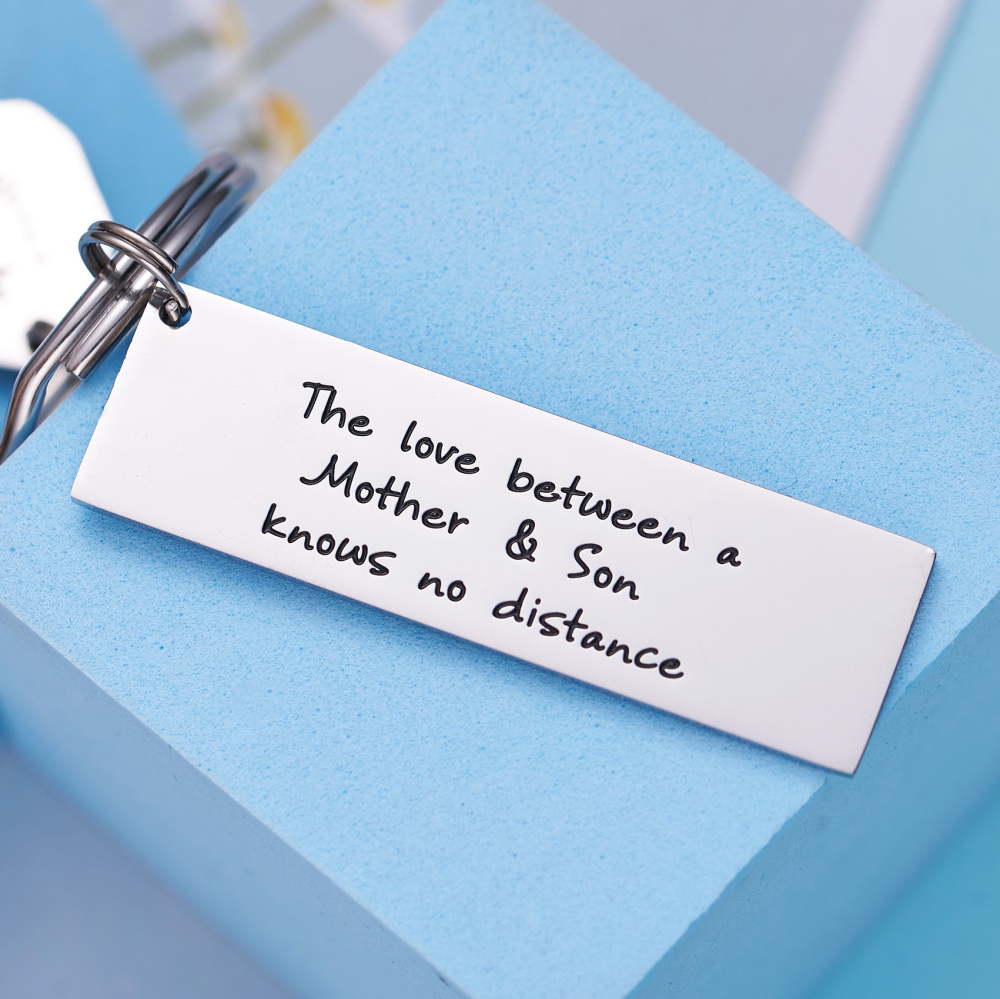 The Love Between a Grandma & Her Grandchildren Knows No Distance Keychain